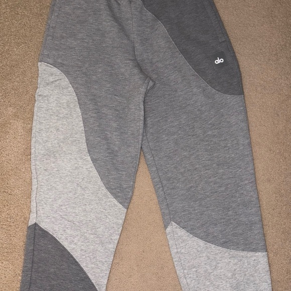 Alo Yoga Set - Picture 6 of 6